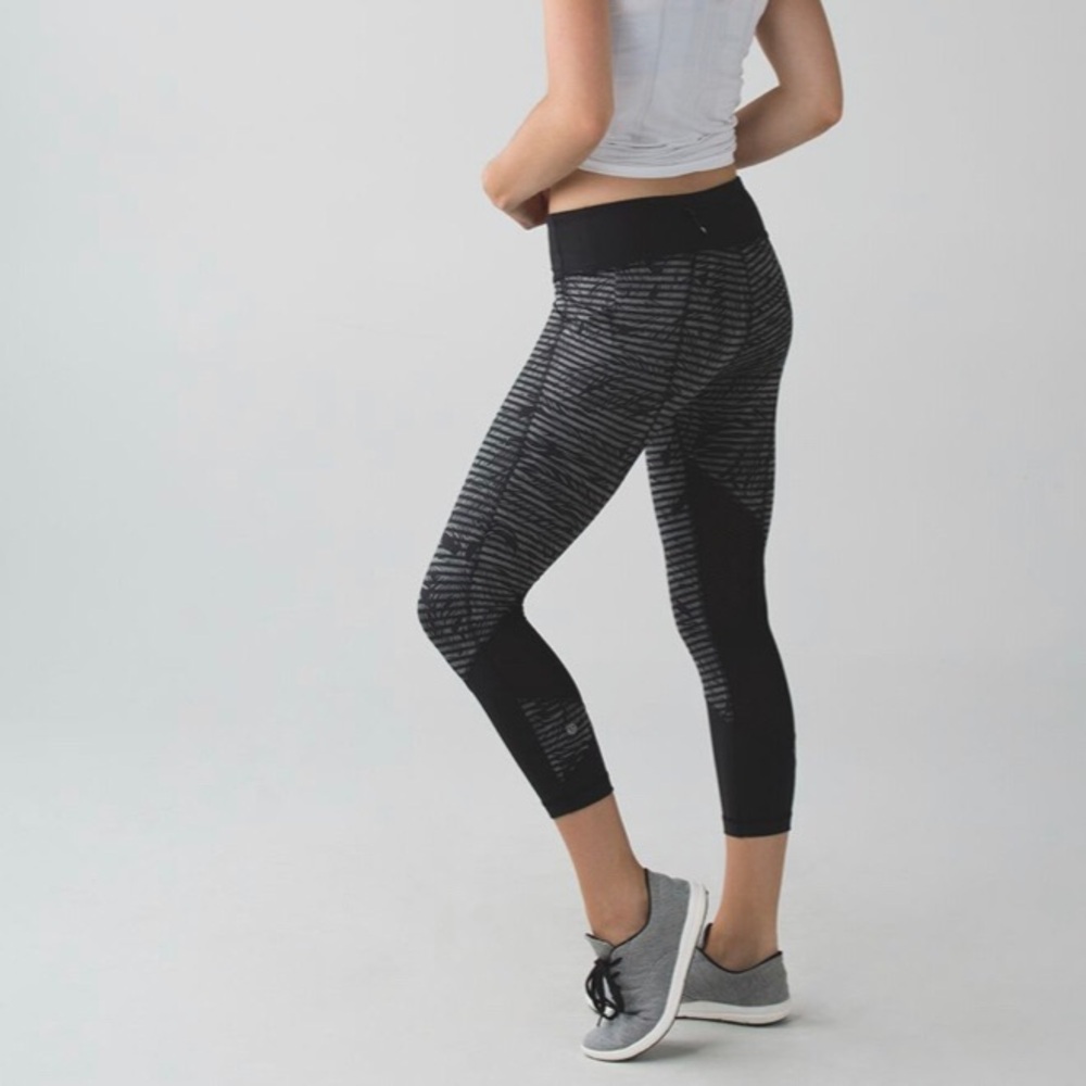 Lululemon Pace Rival Crop *Full-On Luxtreme Size 4